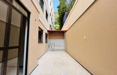 Apartamento de 02 quartos com área externa no santa helena