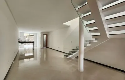 Casa com 3 quartos à venda na Rua José da Fonseca Silva, Aeroporto, Juiz de Fora