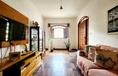 Casa com 3 quartos à venda na Rua Professor Villas Bouçada, Santos Dumont, Juiz de Fora
