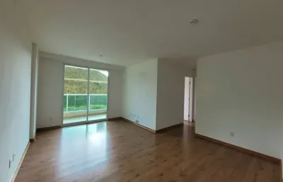 Aluguel - apartamento de 02 quartos, sendo 01 suíte e 02 vagas de garagem