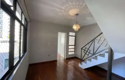 Cobertura duplex com 2 quartos (1 suíte), garagem e elevador – centro