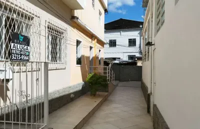 Casa com 2 quartos para alugar na Travessa Xisto Castor, São Mateus, Juiz de Fora