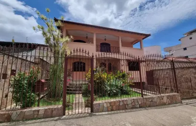 Casa com 4 quartos para alugar na Rua Joaquim de Almeida, Jardim das Laranjeiras, Juiz de Fora
