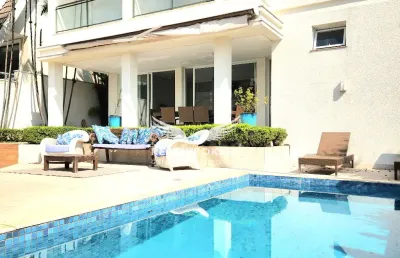 Casa à venda em alphaville na região central, privativa e moderna
