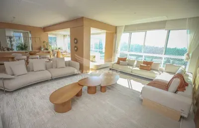 Apartamento com piscina privativa em andar alto, mobiliado e decorado