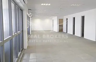 Conjunto comercial de 160 m² para locação em alphaville
