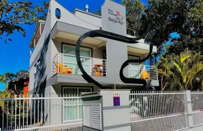 Prédio residencial com 4 apartamentos a venda no mariscal-bombinhas sc