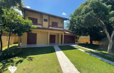 Casa espaçosa em bombas em 2 terrenos com muito verde!