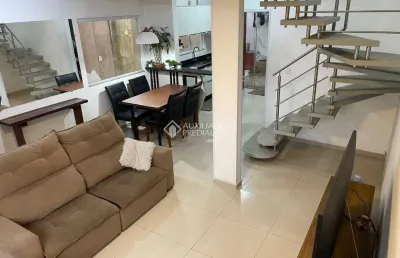 Casa com 4 quartos à venda na servidão costa do moçambique, 68, são joão do rio vermelho, florianópolis, 112 m2 por r$ 490.000