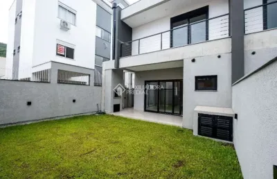 Casa com 3 quartos à venda na rua da quaresmeira roxa, 1, cachoeira do bom jesus, florianópolis, 237 m2 por r$ 1.992.000