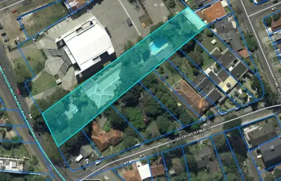 Terreno à venda na Avenida Marechal Humberto de Alencar Castelo Branco, 431, Cristo Rei, Curitiba