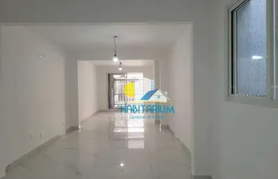 Casa em cond. fechado, 2 vagas, 2 dorm, área gourmet e terraço no 2º piso