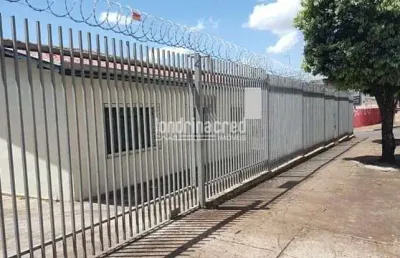 Casa à venda 3 quartos, 5 vagas, 110m², centro, londrina - pr