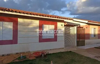 Ótima casa no condomínio moradas londrina, com 3 quartos, sala, cozinha, banheiro, 70 metros de áre