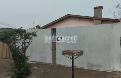 Linda casa no jardim brasília: 300m² de terreno, 184m² construídos, 3 quartos (2 suítes) e 3 banhei