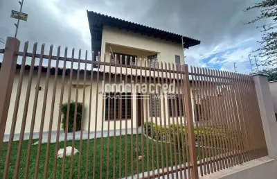 Magnífico sobrado com 3 dormitórios, suíte, piscina, churrasqueira e 4 vagas de garagem em terreno