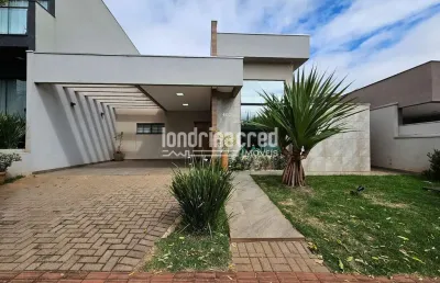 Casa excluisiva com aréa gourmet separada da casa e piscina aquecida, conceito aberto no condominio