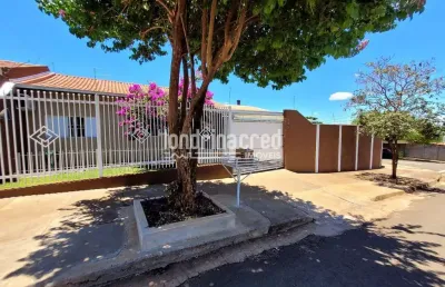 Linda casa térrea à venda na região norte de londrina | 3 dormitórios, suíte master, piscina, quios