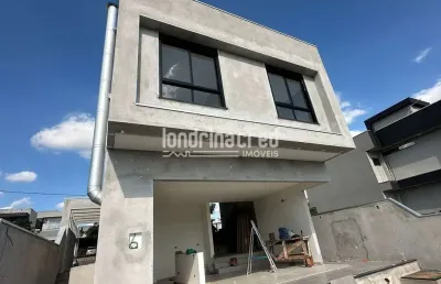 Sobrado de alto padrão com 3 suítes, piscina privativa e área gourmet em condomínio completo com la