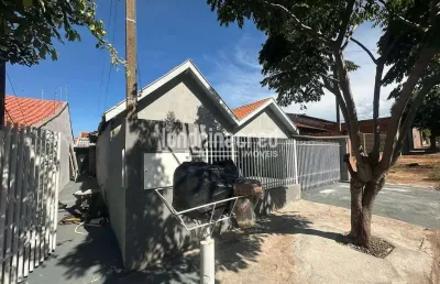 Oportunidade na região leste de londrina: duas casas no mesmo terreno, 180m² de construção em 250m²