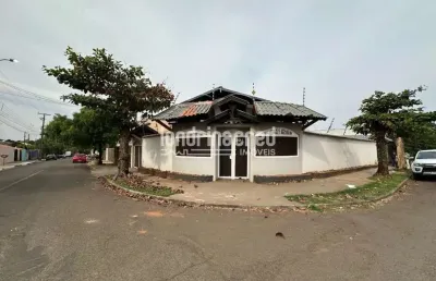 Casa ampla na região leste de londrina com 4 dormitórios (1 suíte), piscina aquecida, churrasqueira