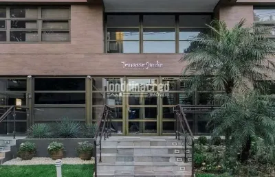 Apartamento no 17º andar no terrasse jardin, sol da manhã, completo em armários, com sacada envidra