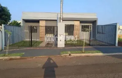 Casa geminada nova com 2 quartos, sala e cozinha americana, garagem, quintal para lazer, 125m² de t