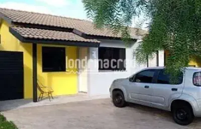 Casa em condomínio fechado na zona norte | 2 quartos, área gourmet, 2 vagas | recém-pintada | lazer