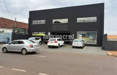 Barracão comercial para locação com 455m², 436m² de área útil, 6 vagas, 2 banheiros e excelente loc