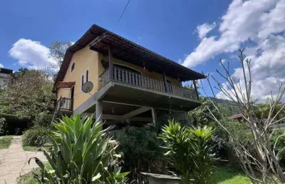Casa mobiliada com terreno amplo em nova friburgo - chácara paraíso