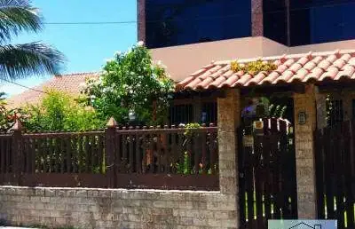 Casa c/ piscina próximo a lagoa de praia seca -araruama-rj