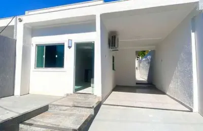 Excelente casa linear mobiliada com piscina e churrasqueira – vila do peró