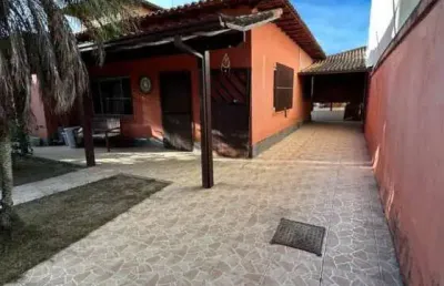 Casa c/ piscina excelente localização no jardim mariléa - rio das ostras-rj