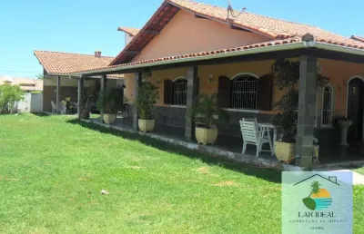 Ampla casa com área gourmet + 2 suítes independentes em praia seca