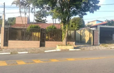 Linda casa no sesc em suzano!!! piscina com cascata, espaço gourmet, playground em estilo rústico lago artificial com carpas