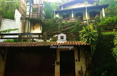 Espetacular residência com 5 quartos e 4 banheiros aguarda você!