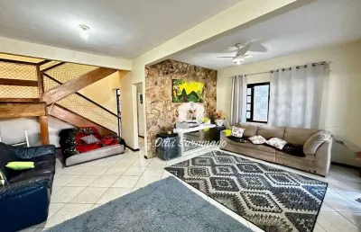 Casa com 5 quartos à venda na Rua PY, Serra Grande, Niterói