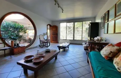 Casa com 6 quartos à venda na Rua Guararapes, São Francisco, Niterói