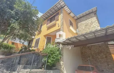 Casa de alto padrão em condomínio no coração de são gonçalo !