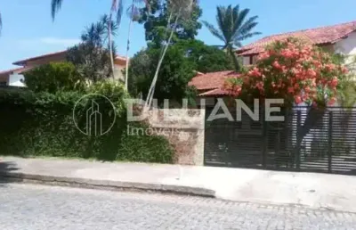 Casa com 3 quartos à venda na rua juriti, itaipu, niterói, 350 m2 por r$ 1.040.000