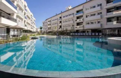 Apartamento finamente mobiliado com localização privilegiada.