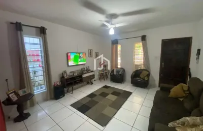 Casa com 3 quartos à venda na rua cônego almeida, centro, taubaté por r$ 430.000