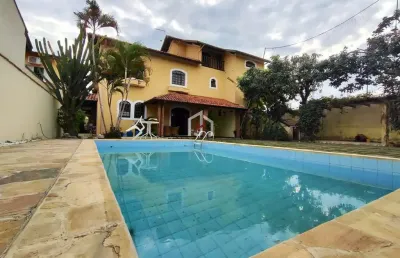 Casa com 4 quartos para alugar na rua josé giórgio, são benedito, pindamonhangaba por r$ 7.200