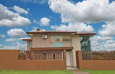 Casa no centro de quatro barras com piscina 4 quartos (2 suítes)
