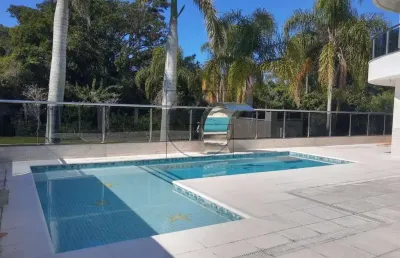 Casa com 4 quartos à venda na rua dos amorés, 463, jurerê internacional, florianópolis por r$ 12.000.000