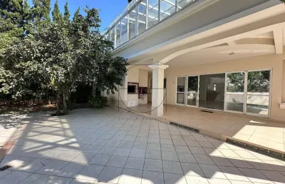 Casa com 4 quartos à venda na rua das tibiras, 241, jurerê internacional, florianópolis por r$ 5.499.000