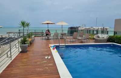 Vendo apartamento na avenida cabo branco, com 82 m2 . excelente localização
