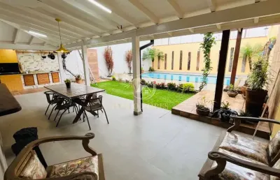 Exclusivo sobrado moderno com conforto e sofisticação no centro ubatuba-sp