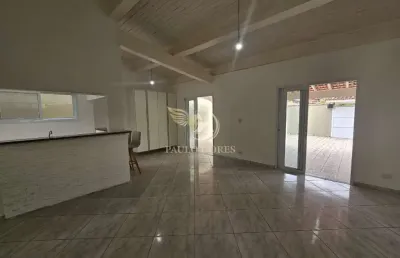 Casa reformada para moradia ou fins comercialno centro de ubatuba-sp
