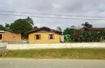 Casas com excelente área em medeiros barra velha sc